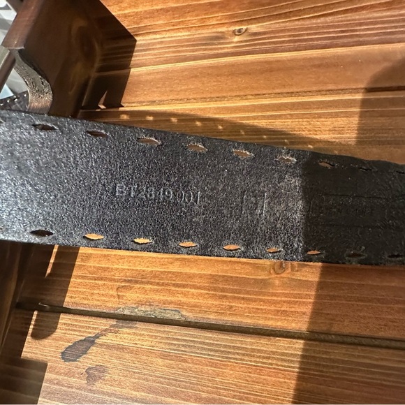 Vintage Fossil Style Silver Belt 
T1 - Picture 9 of 13